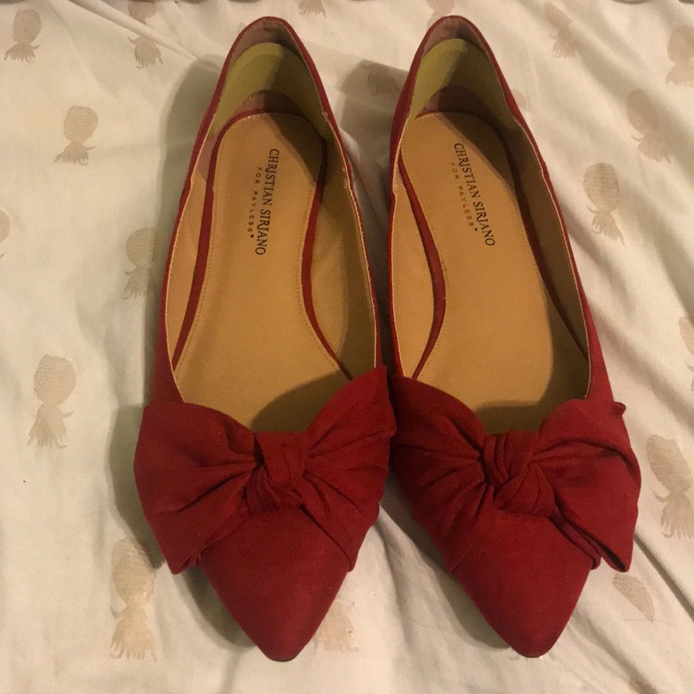Red pointed flats.